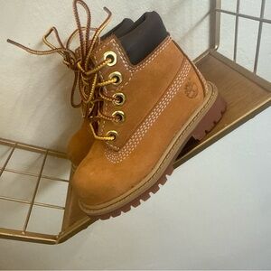 Timberland Tan and Brown Leather Boots with Rugged Sole Size 5